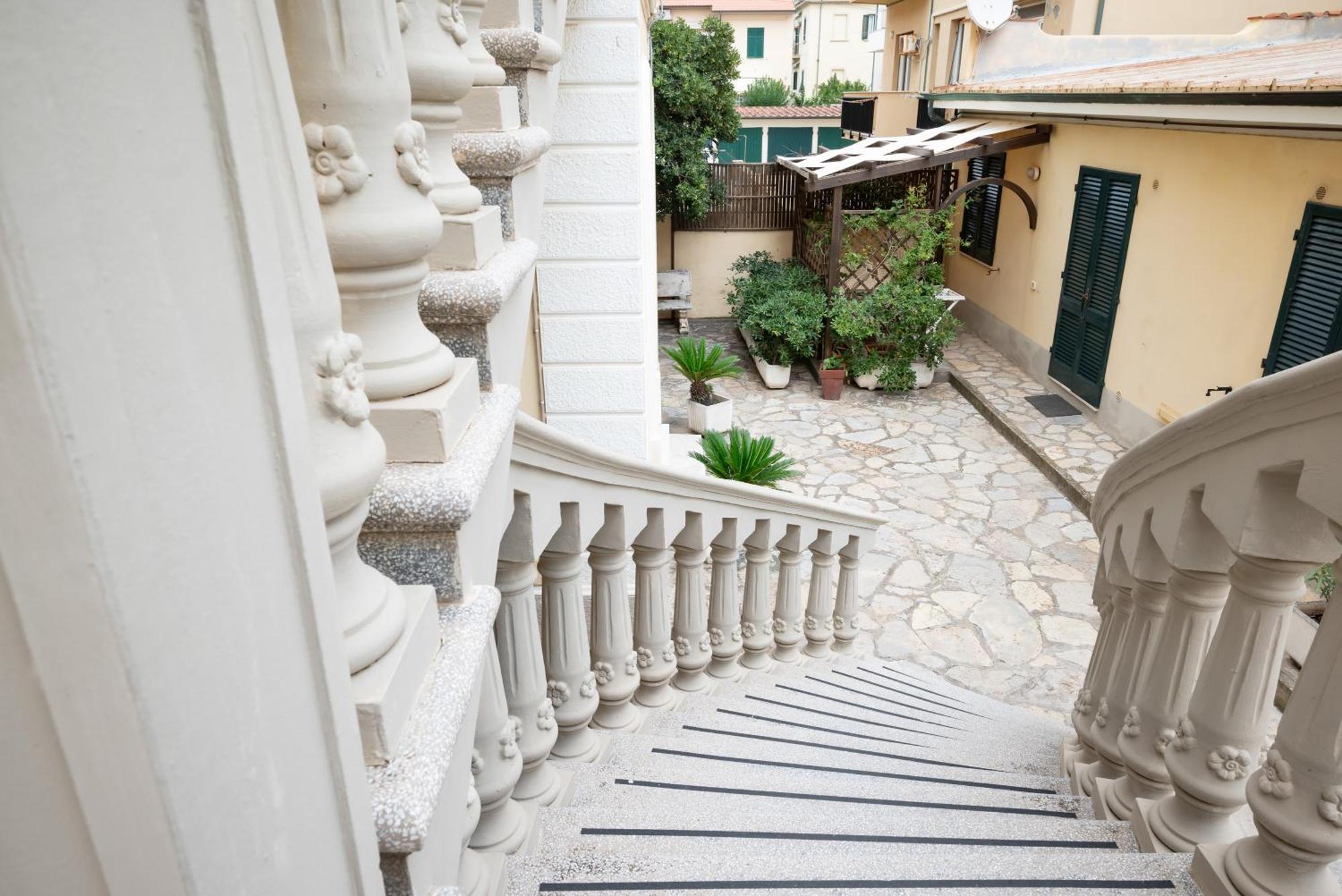 Villa Liberty San Vincenzo Buitenkant foto